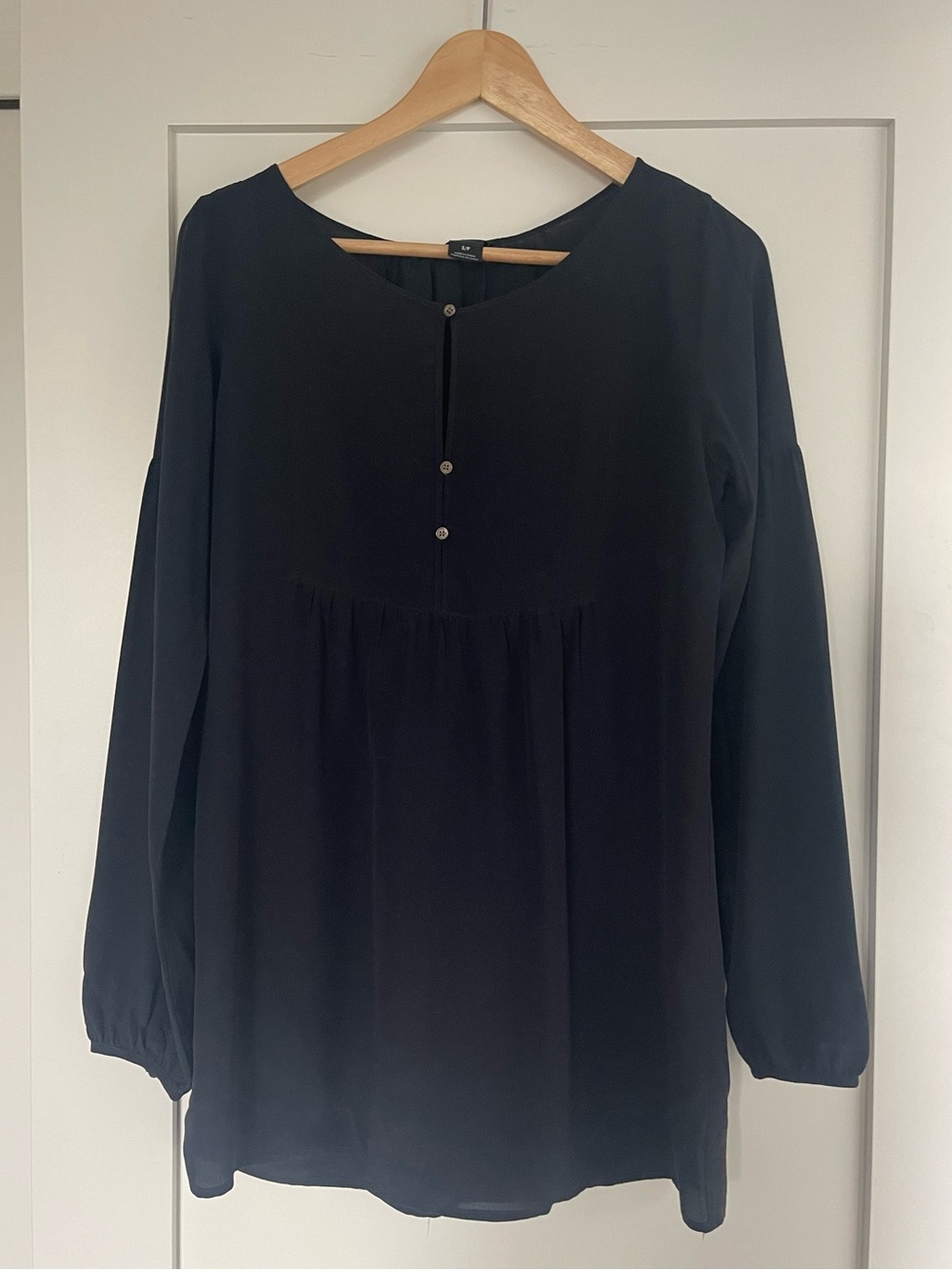 Club Monaco Silk Navy Long-Sleeve Button-Front Tunic Size Small